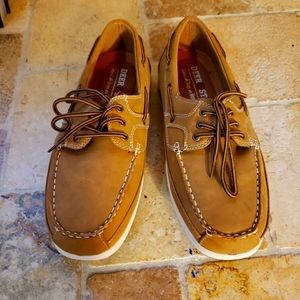 Mens Deer Stags Island Stags with memory foam. NEW W/O TAGS 10.5 w